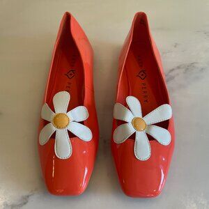 Katy Perry Evie Daisy Flat in Papaya, Size 6
